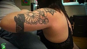 Τατουάζ pawgs και amatör blowjobs σε υψηλή ευκρίνεια