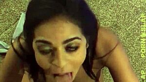 Sıcak kız porno videosu, Vienna Black'in yatta sert sikiştiğini gösteriyor
