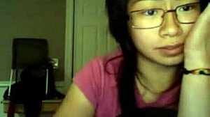 Amatør asiatisk kjæreste blir stygg på webcam