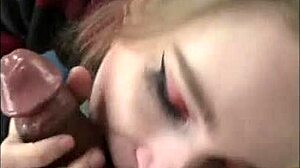 Малкогруда блондинка-шлюха бива забита от голям черен член в хардкорно видео