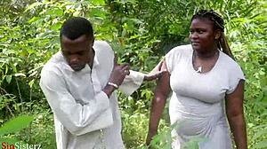Африканската красавица получава голямата си задница изчукана от приятеля си