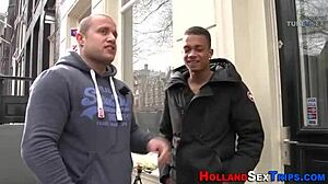 Igazi amatőr szőrös holland ribanc arcra kapja a cumshotot