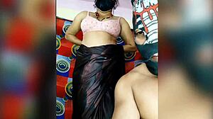 Amaterski indijski par ima vrući seks