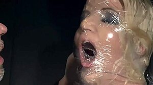 การผูกมัด BDSM และการเลียควยในวิดีโอ HD กับหน้าอกใหญ่