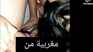 Арабско момиче получава китката си чукана от голям член в HD видео