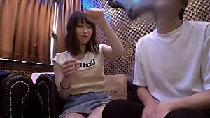 İnce ve güzel Japon kızı Mizuki, tam bir filmde online