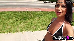 Une adolescente amateur aux gros seins prend deux bites dans une vidéo maison