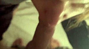 Video buatan sendiri dari pasangan yang horny berhubungan seks di atas kapal
