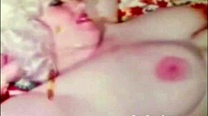 Μεγάλο στήθος μωρό παίρνει ένα τέρας πούτσος σε σκληροπυρηνική δράση