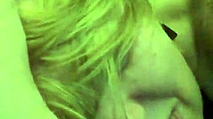 Britisk amatør Alison nyder sex med en stor pik i en varm video